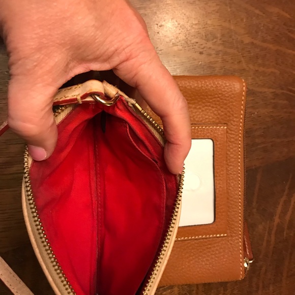 Pair of Dooney and Bourke wallets/clutches - Picture 3 of 4